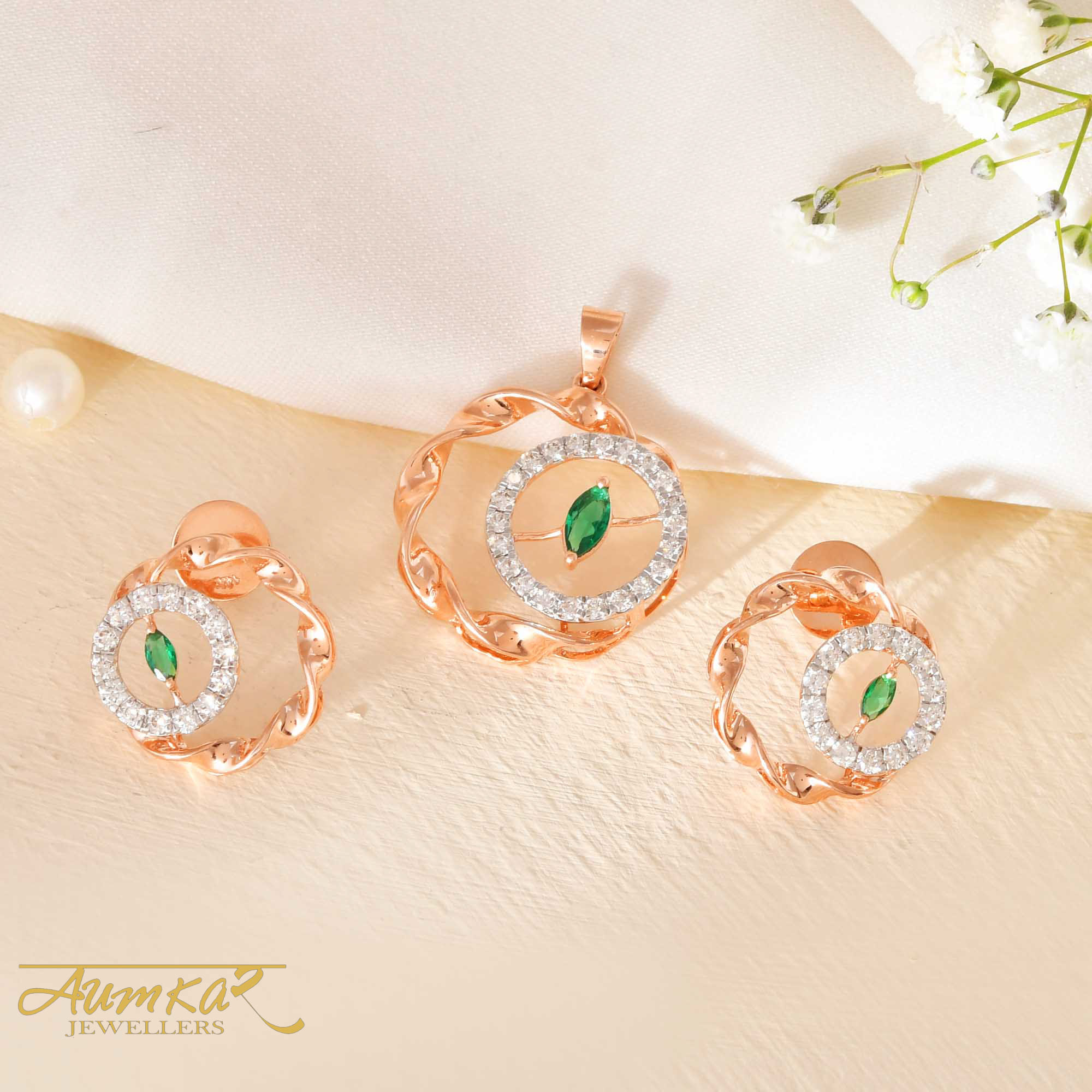 Rose Gold Diamond Circle Pendant Set With Green Stone Accent